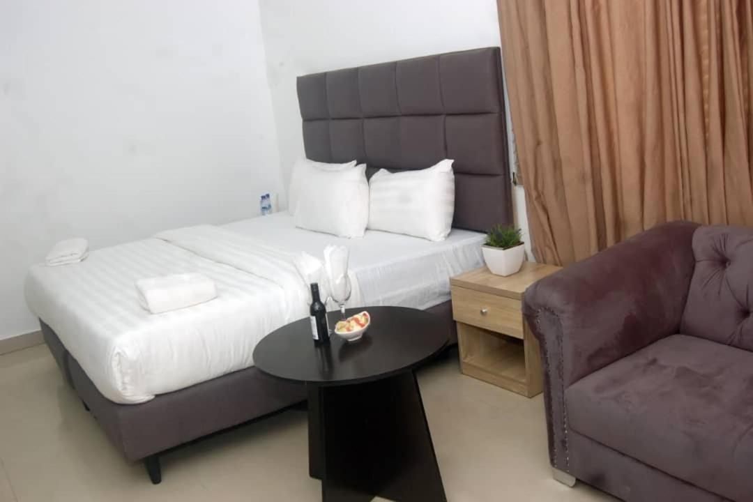 Tivoli Hotel Seafront Ikoyi Aliayabiagba Екстер'єр фото