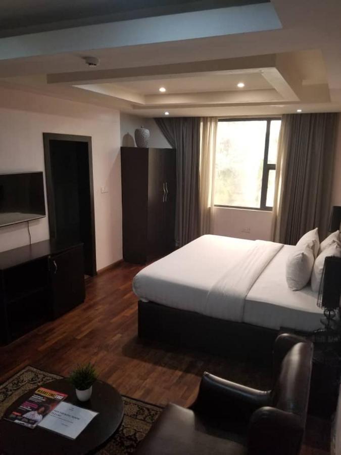 Tivoli Hotel Seafront Ikoyi Aliayabiagba Екстер'єр фото