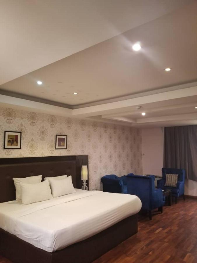 Tivoli Hotel Seafront Ikoyi Aliayabiagba Екстер'єр фото