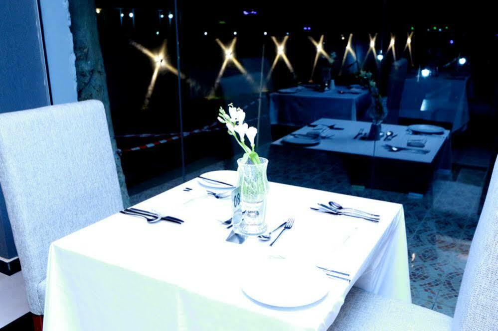 Tivoli Hotel Seafront Ikoyi Aliayabiagba Екстер'єр фото
