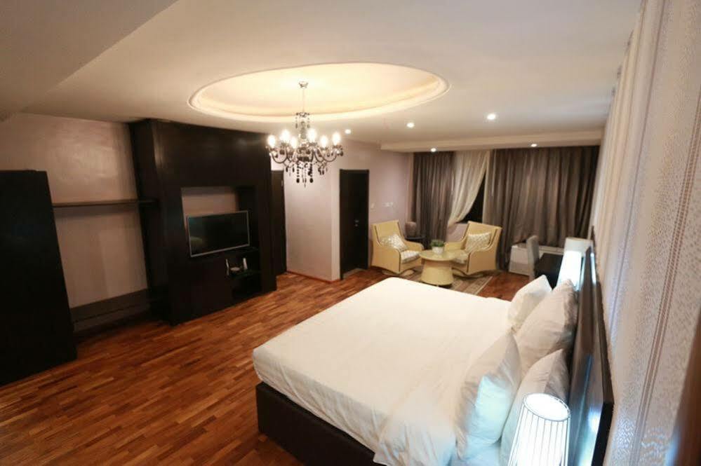 Tivoli Hotel Seafront Ikoyi Aliayabiagba Екстер'єр фото