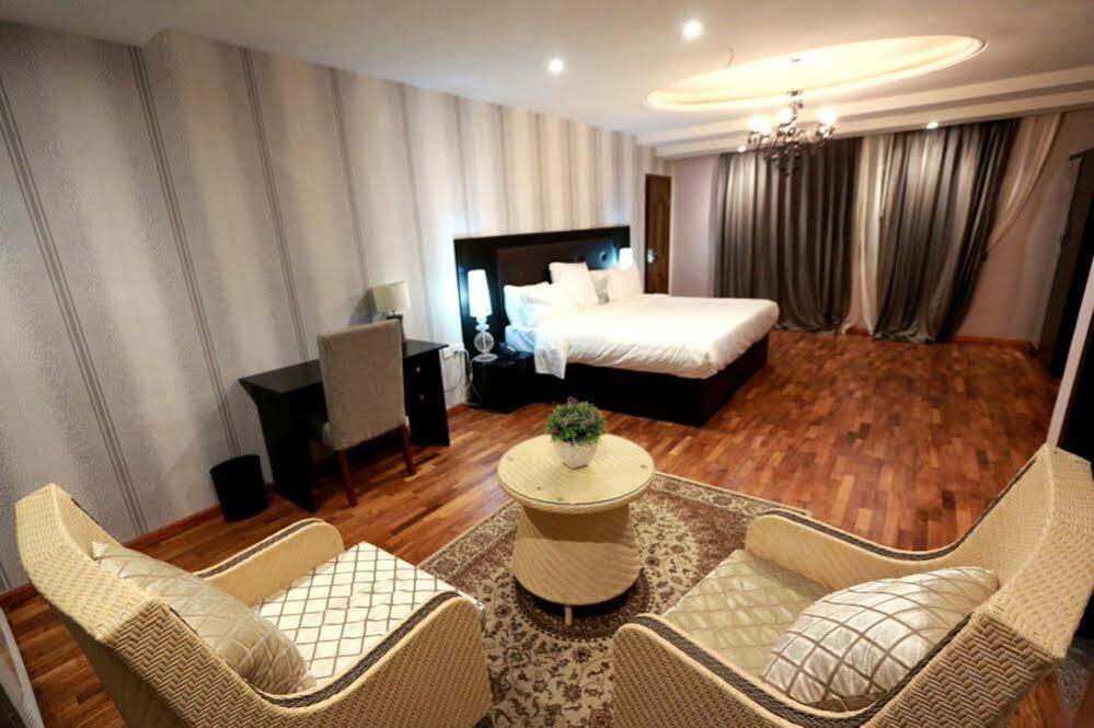 Tivoli Hotel Seafront Ikoyi Aliayabiagba Екстер'єр фото